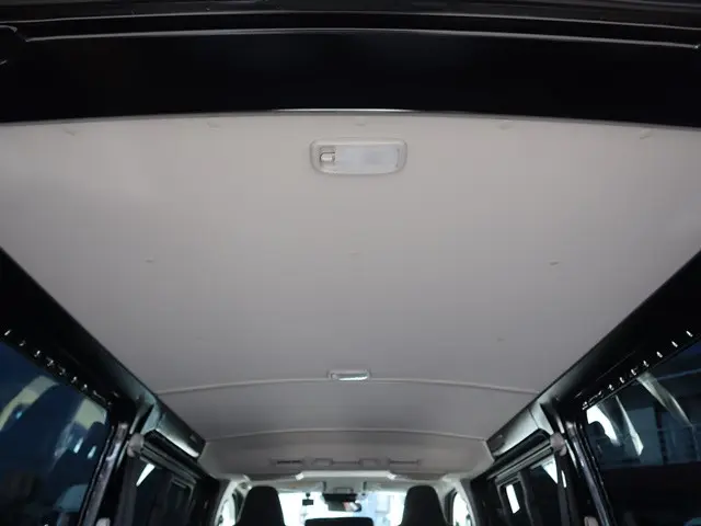 トヨタ ハイエースバン 3BF-TRH200V(2WD)の写真15