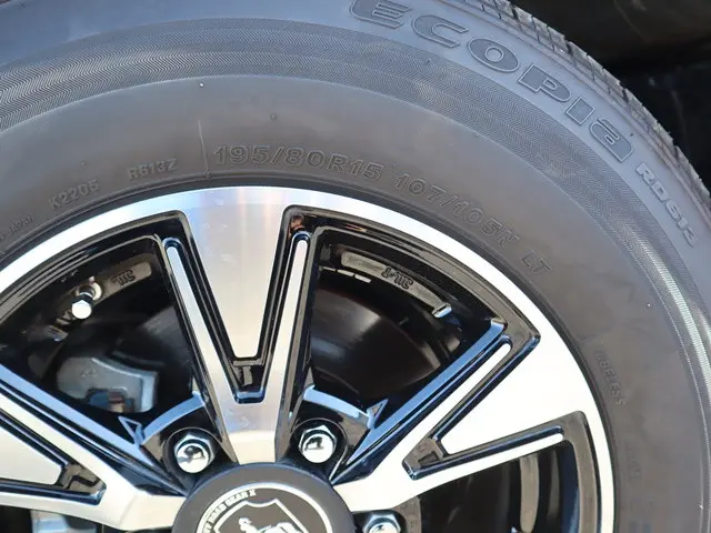 トヨタ ハイエースバン 3BF-TRH200V(2WD)の写真22