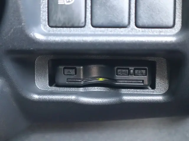 トヨタ ハイエースバン 3BF-TRH200V(2WD)の写真40