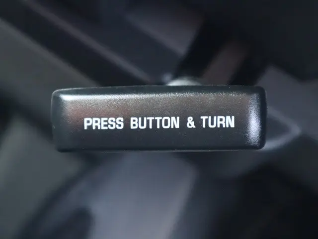 トヨタ ハイエースバン 3BF-TRH200V(2WD)の写真48