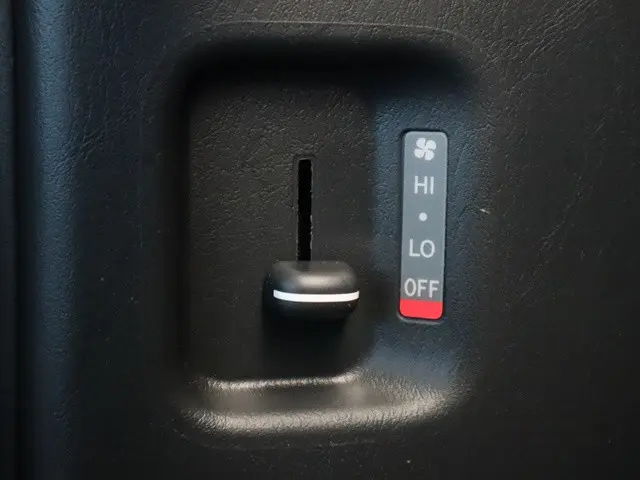 トヨタ ハイエースバン 3BF-TRH200V(2WD)の写真49