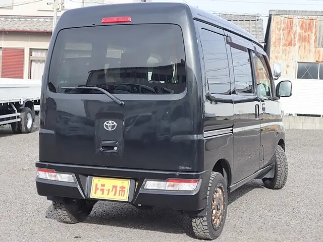 トヨタ ピクシスバン 3BD-S331M(4WD)の写真5