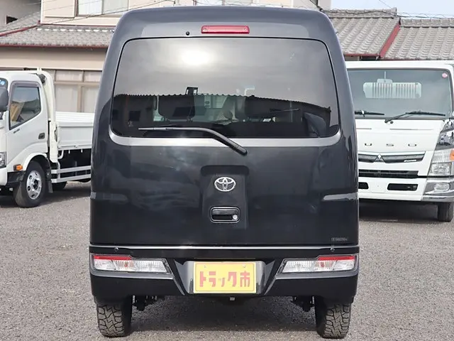 トヨタ ピクシスバン 3BD-S331M(4WD)の写真6
