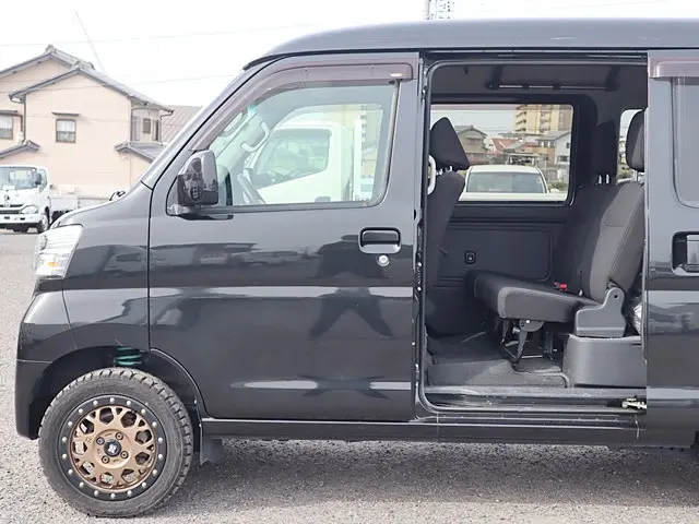 トヨタ ピクシスバン 3BD-S331M(4WD)の写真10