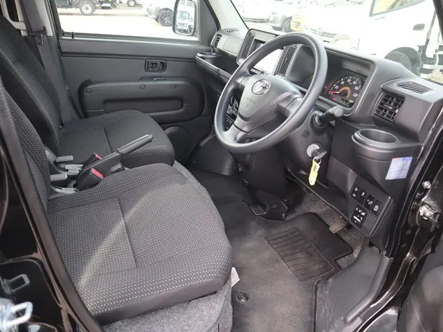 トヨタ ピクシスバン 3BD-S331M(4WD)の写真25