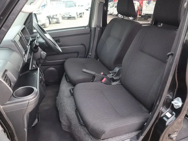 トヨタ ピクシスバン 3BD-S331M(4WD)の写真28