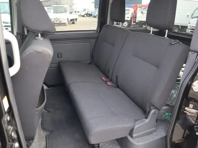 トヨタ ピクシスバン 3BD-S331M(4WD)の写真32