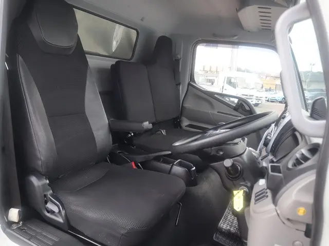 三菱 キャンター 2PG-FEB90(2WD)の写真33