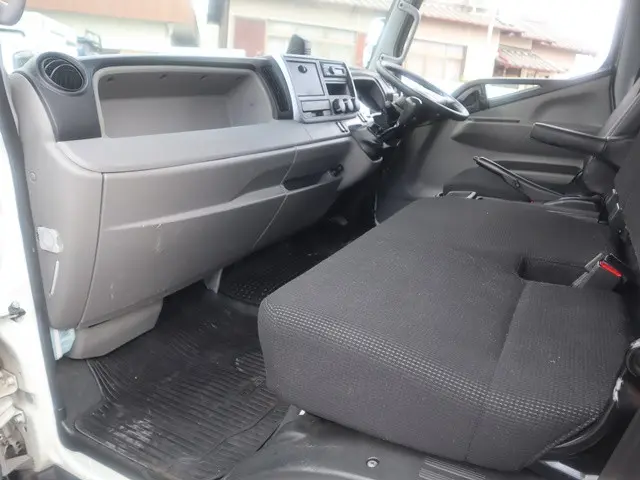 三菱 キャンター 2PG-FEB90(2WD)の写真34