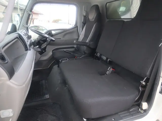 三菱 キャンター 2PG-FEB90(2WD)の写真35