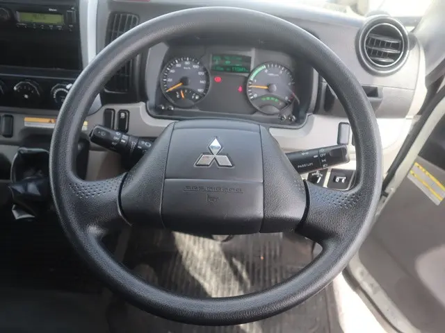 三菱 キャンター 2PG-FEB90(2WD)の写真36