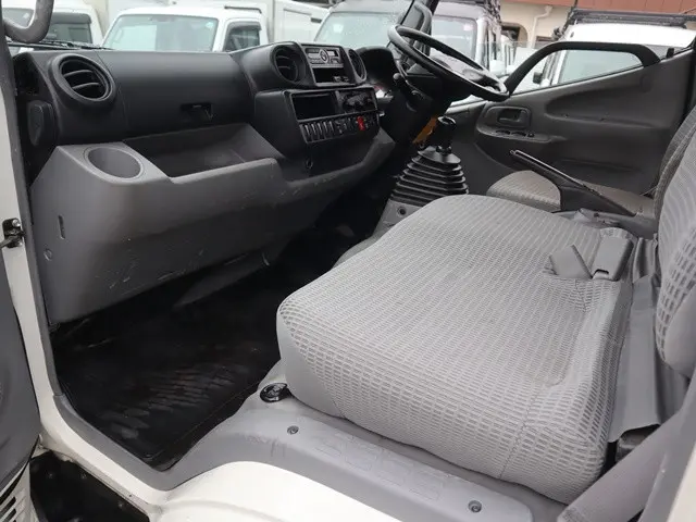 日野 デュトロ TKG-XZU605M(2WD)の写真32