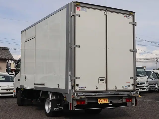 トヨタ ダイナ TKG-XZU710(2WD)の写真7