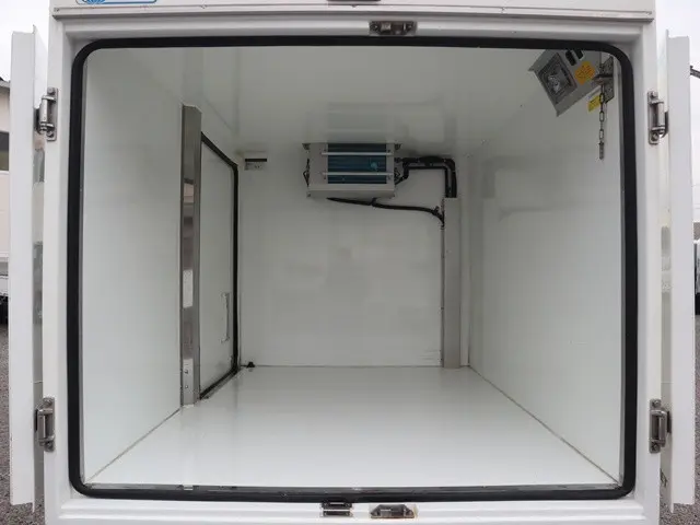 ダイハツ ハイゼットトラック EBD-S500P(2WD)の写真12