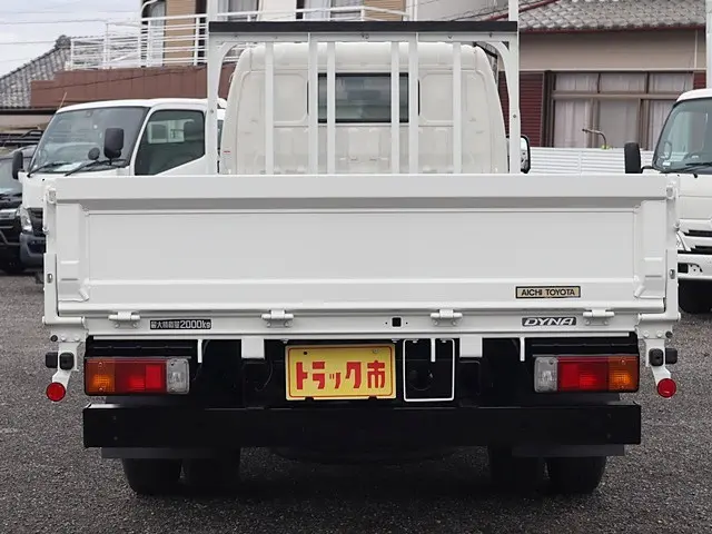 トヨタ ダイナ 2RG-XZU655(2WD)の写真6