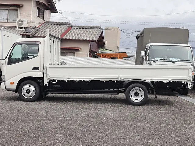トヨタ ダイナ 2RG-XZU655(2WD)の写真9