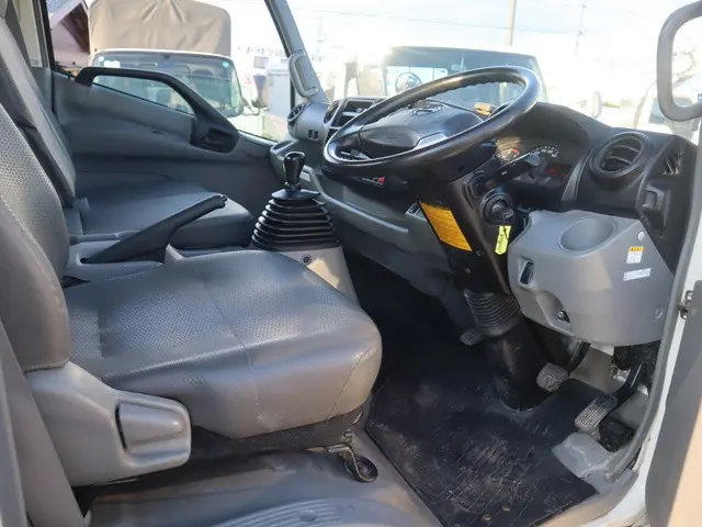 日野 デュトロ TKG-XZU700X(2WD)の写真32