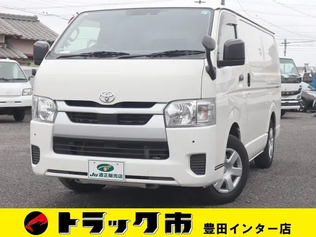 トヨタ ハイエースバン QDF-GDH201V(2WD)の写真1