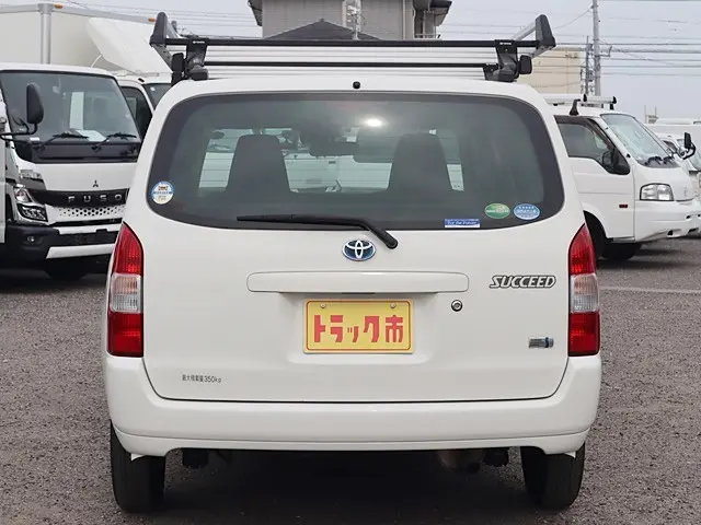 トヨタ サクシードバン 6AE-NHP160V(2WD)の写真6