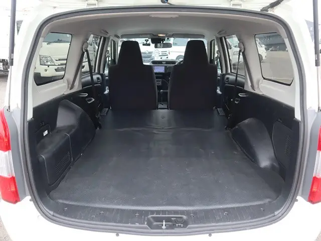 トヨタ サクシードバン 6AE-NHP160V(2WD)の写真11