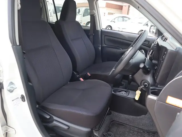 トヨタ サクシードバン 6AE-NHP160V(2WD)の写真29