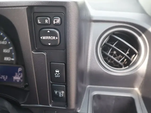 トヨタ サクシードバン 6AE-NHP160V(2WD)の写真41