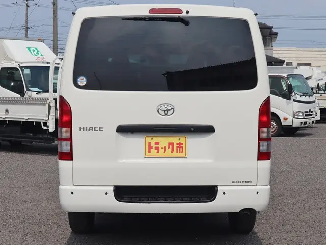 トヨタ ハイエースバン 3DF-GDH201V(2WD)の写真6