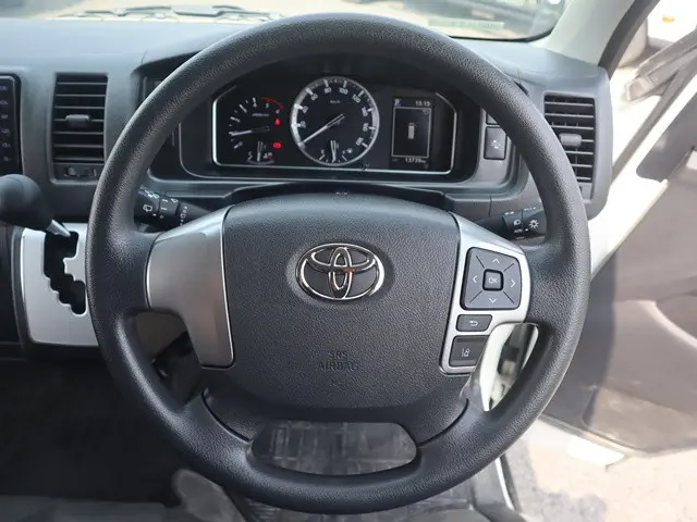 トヨタ ハイエースバン 3DF-GDH201V(2WD)の写真40