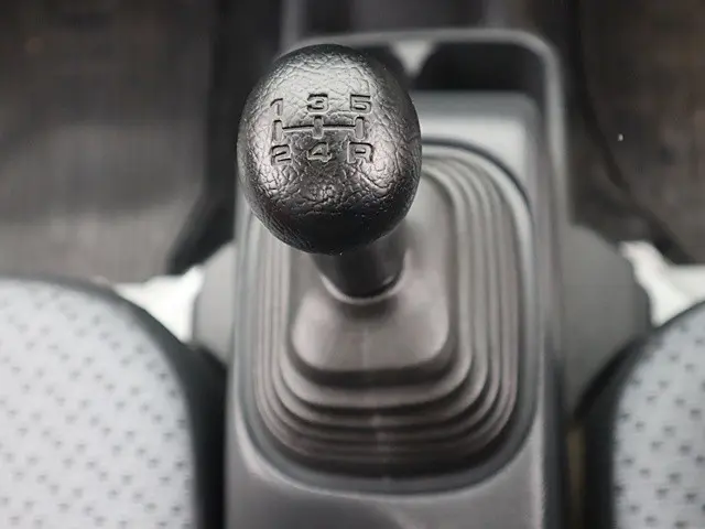 スズキ キャリイ EBD-DA16T(4WD)の写真41