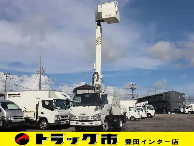 いすゞ エルフ TPG-NKS85AN(4WD)の写真1