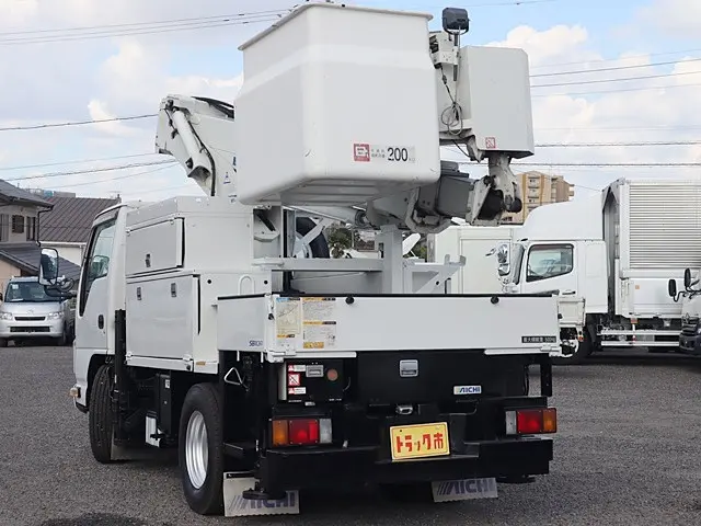 いすゞ エルフ TPG-NKR85AN(2WD)の写真7