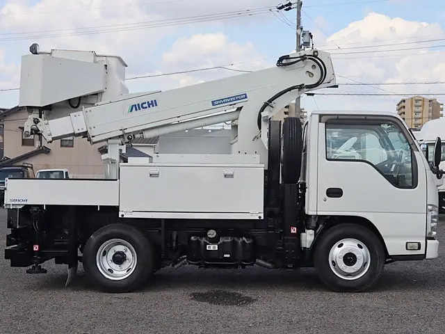 いすゞ エルフ TPG-NKR85AN(2WD)の写真8