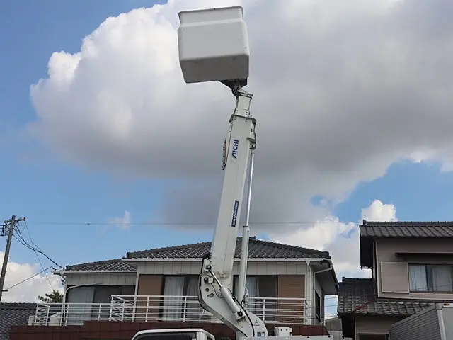 いすゞ エルフ TPG-NKR85AN(2WD)の写真10