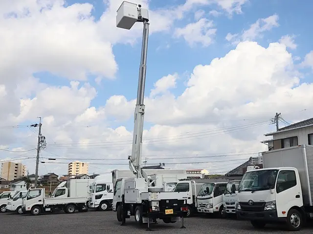 いすゞ エルフ TPG-NKR85AN(2WD)の写真16