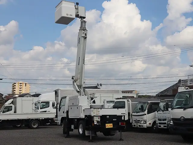 いすゞ エルフ TPG-NKR85AN(2WD)の写真17