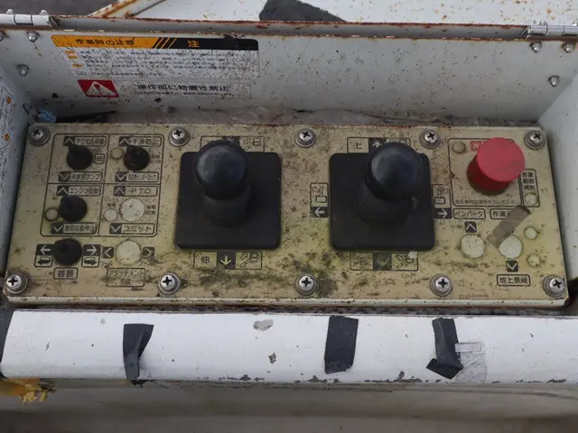 いすゞ エルフ TPG-NKR85AN(2WD)の写真19