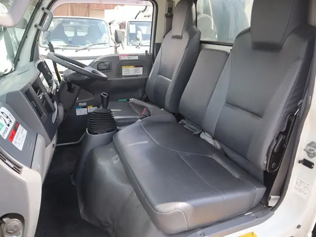 いすゞ エルフ TPG-NKR85AN(2WD)の写真41