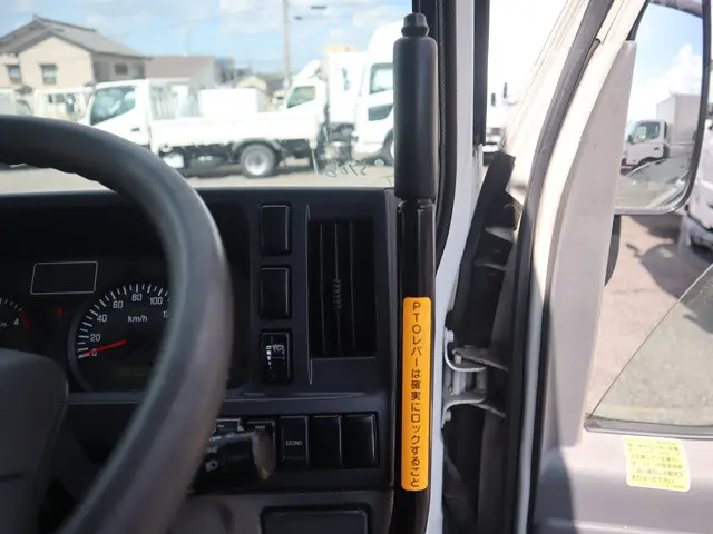 いすゞ エルフ TPG-NKR85AN(2WD)の写真47