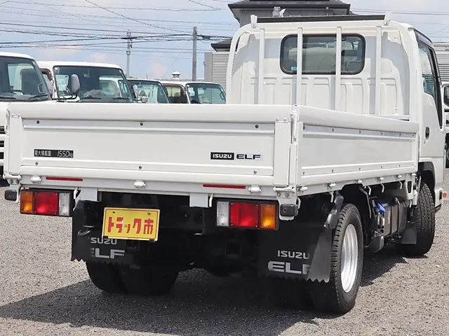 いすゞ エルフ 2RG-NHR88A(2WD)の写真5