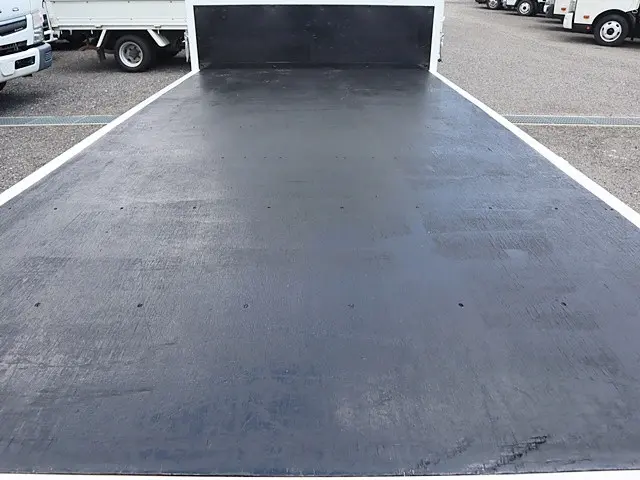 いすゞ エルフ 2RG-NHR88A(2WD)の写真11