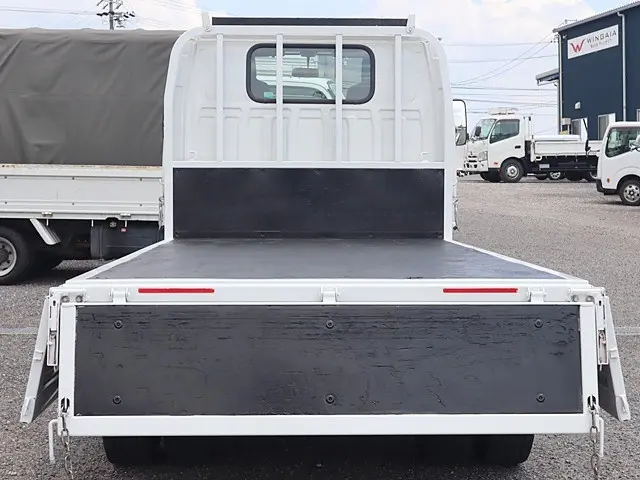 いすゞ エルフ 2RG-NHR88A(2WD)の写真12