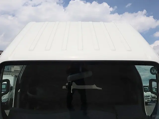 いすゞ エルフ 2RG-NHR88A(2WD)の写真14