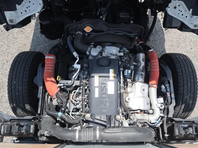 いすゞ エルフ 2RG-NHR88A(2WD)の写真15