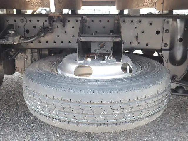 いすゞ エルフ 2RG-NHR88A(2WD)の写真18