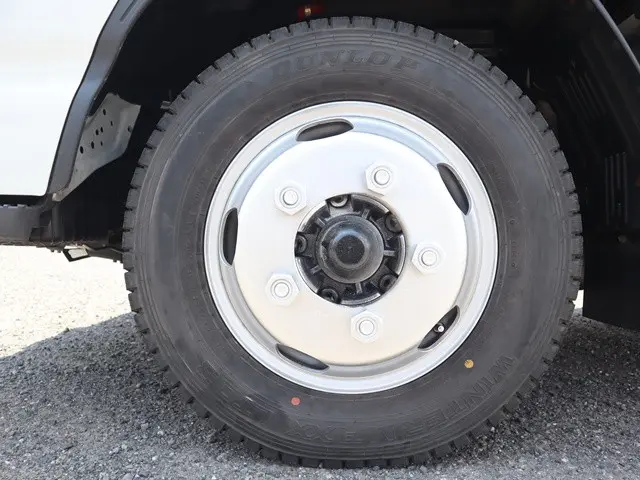 いすゞ エルフ 2RG-NHR88A(2WD)の写真23