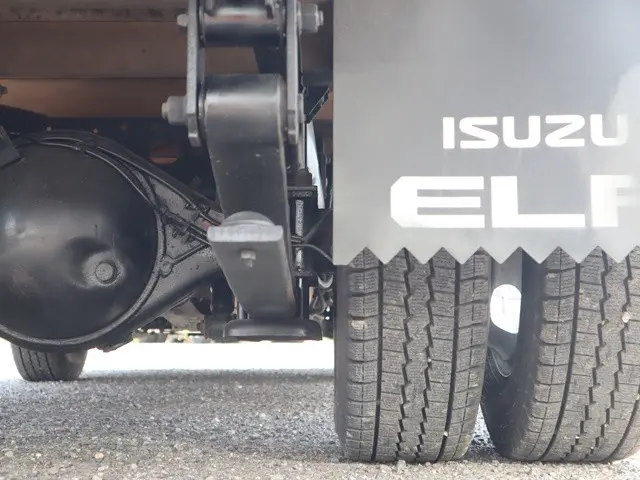 いすゞ エルフ 2RG-NHR88A(2WD)の写真26