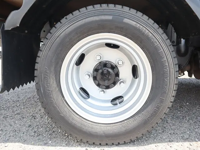 いすゞ エルフ 2RG-NHR88A(2WD)の写真27