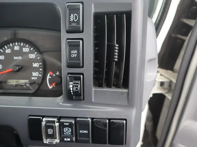 いすゞ エルフ 2RG-NHR88A(2WD)の写真36