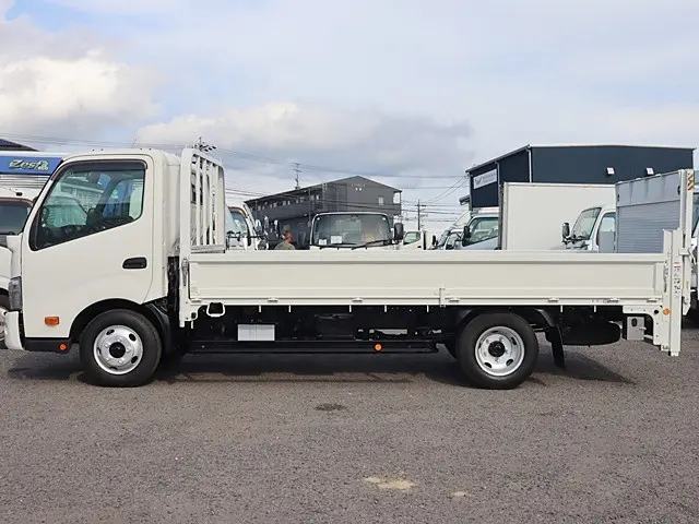 日野 デュトロ 2RG-XZC710M(2WD)の写真9