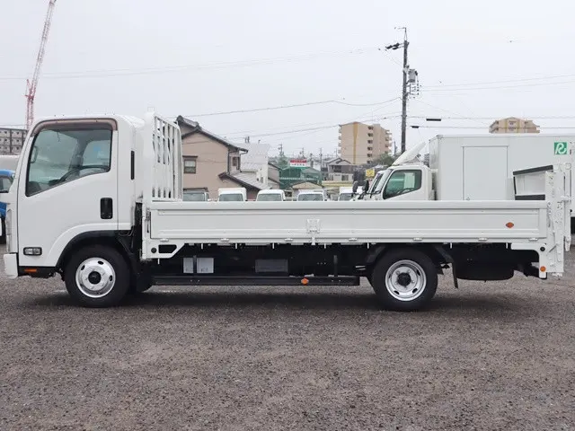 いすゞ エルフ TRG-NPR85AR(2WD)の写真9